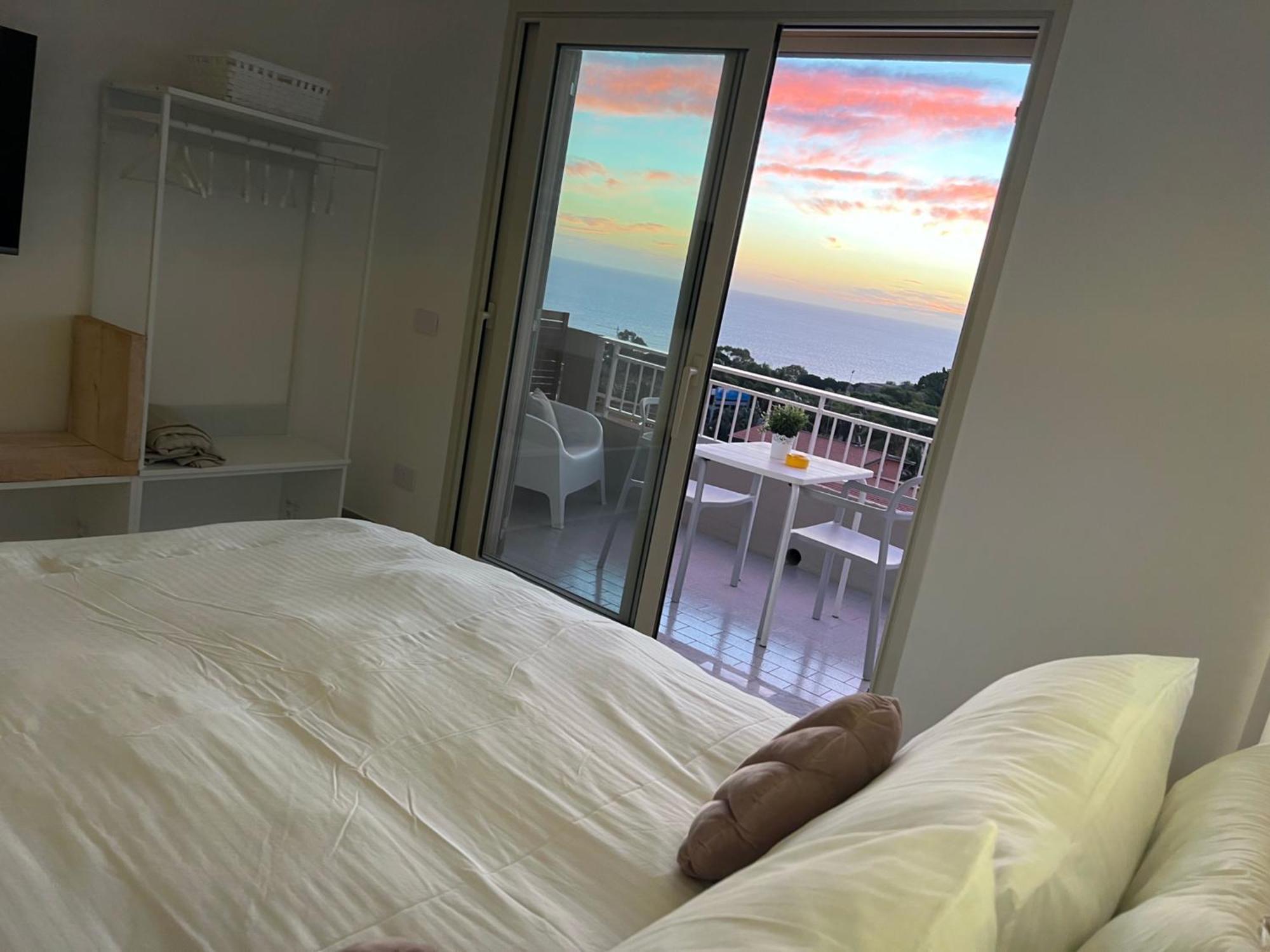 Villa Lattea Aci Trezza Szoba fotó