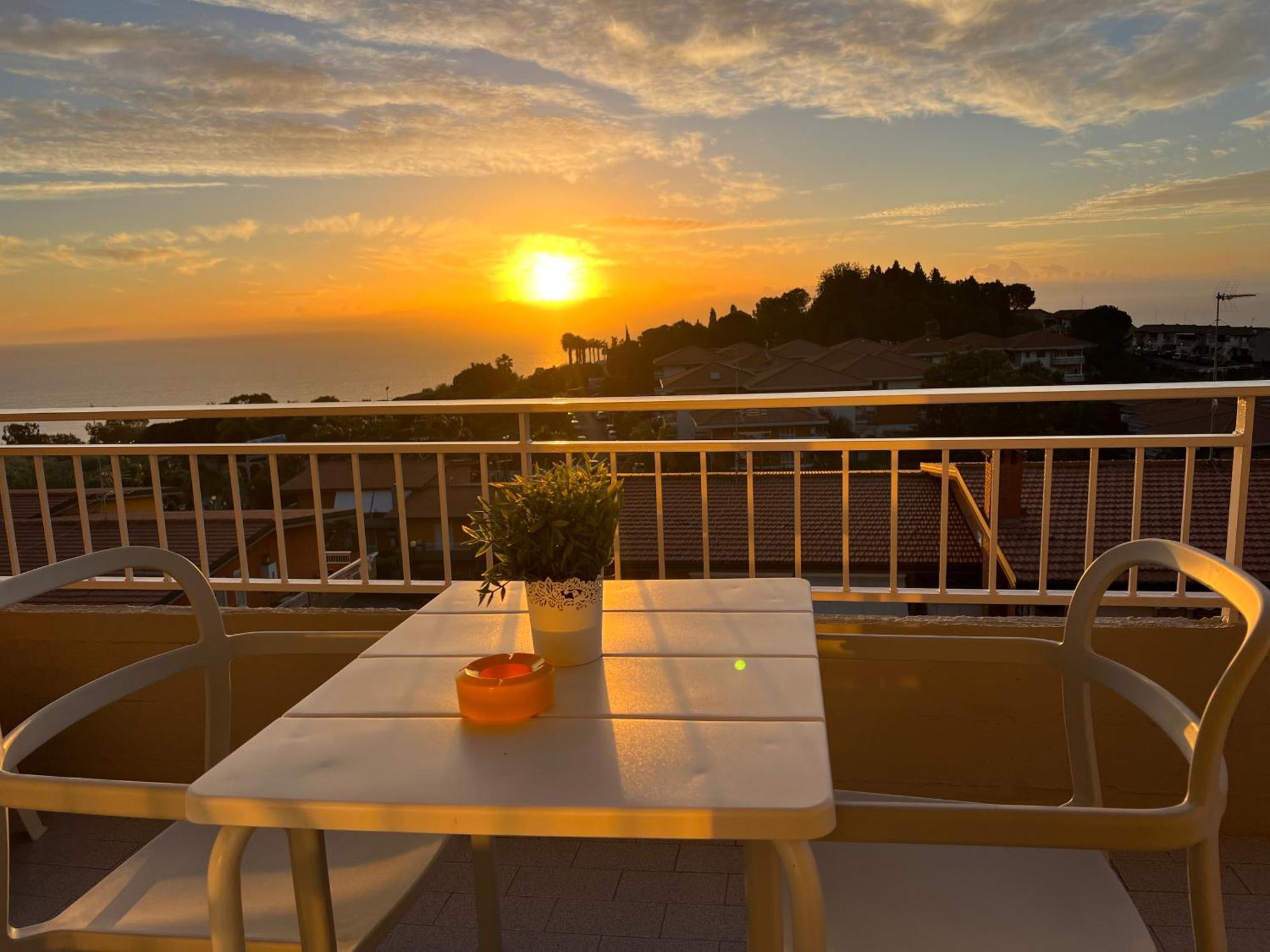 Villa Lattea Aci Trezza Szoba fotó