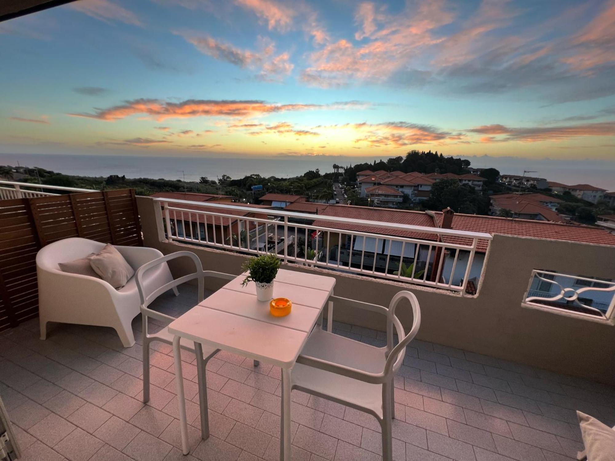 Villa Lattea Aci Trezza Szoba fotó