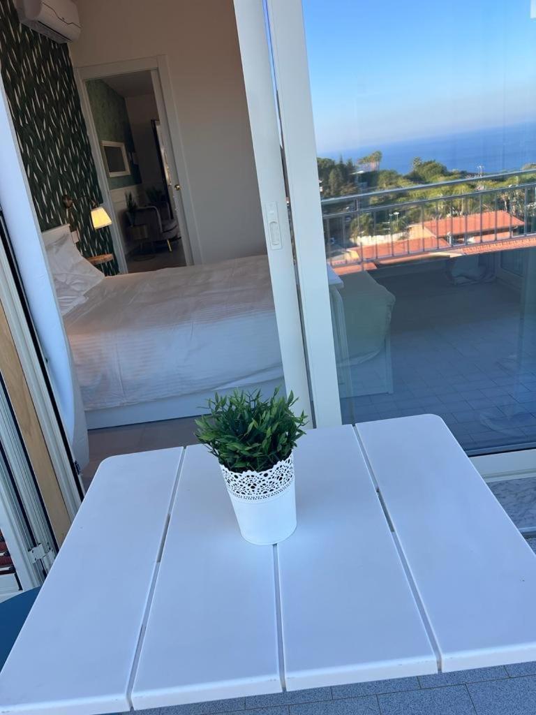 Villa Lattea Aci Trezza Szoba fotó