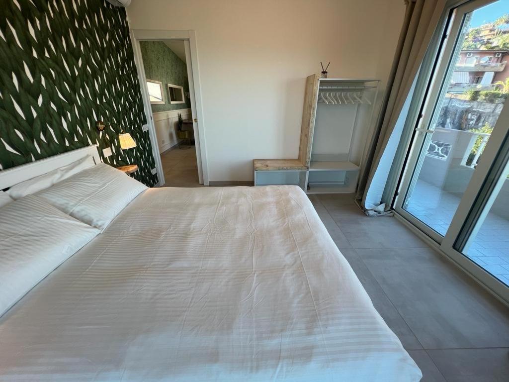 Villa Lattea Aci Trezza Szoba fotó